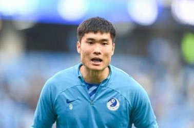 黄嘉辉造点，张玉宁破门！国足2-0新加坡