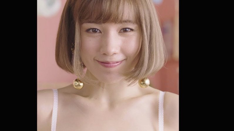 高天意与依木兰：谁更懂“月”的真谛？