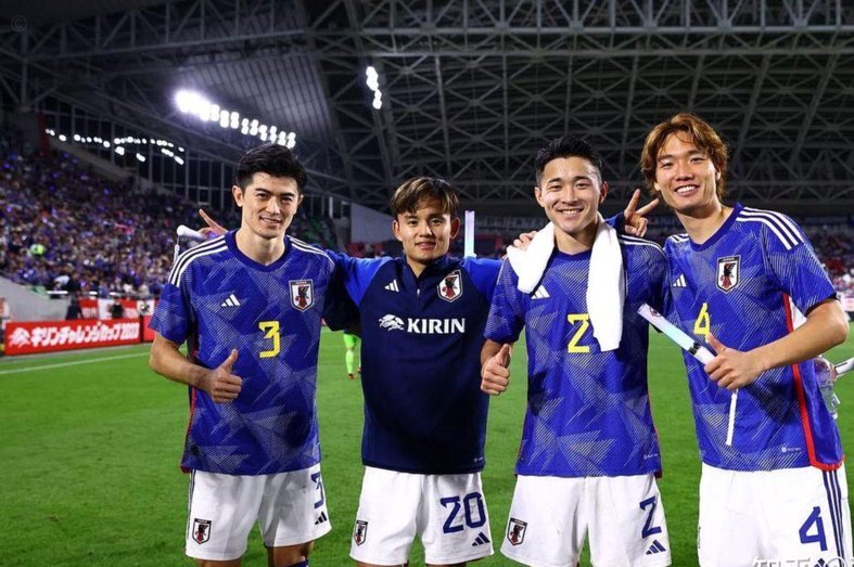 日本队迎来关键利好，久保建英与板仓滉相继回归球队