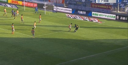 第15分钟，斯坦丘外围大力远射破门，英博1-0领先铁人