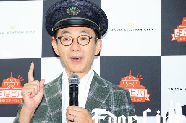 一名摩洛哥难民藏在巴拉多利德球队大巴车底，成功离开休达